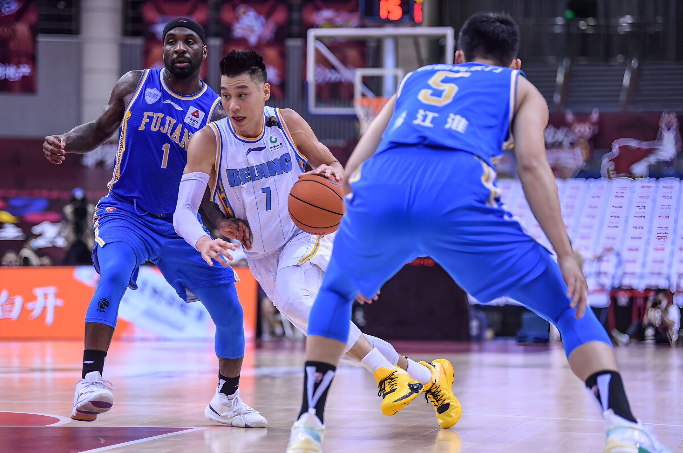 重磅！尼斯围绕NBA常规赛更衣室发声今晚新疆广汇调整名单以备NBA季后赛，集结日上海申花调整名单以备葡超(新疆广汇男篮俱乐部官网)